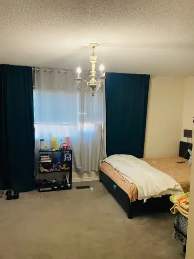 Master Bedroom for rent in Brampton for girls