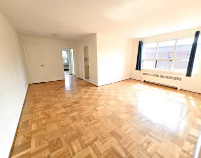 ** ONE MONTH FREE RENT ** Spacious and bright 1-bedroom apartment located in the heart of Bloor West...