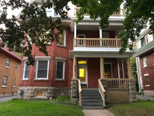 Live on the Glebe avenues - June 1 - 2 bed bsmt