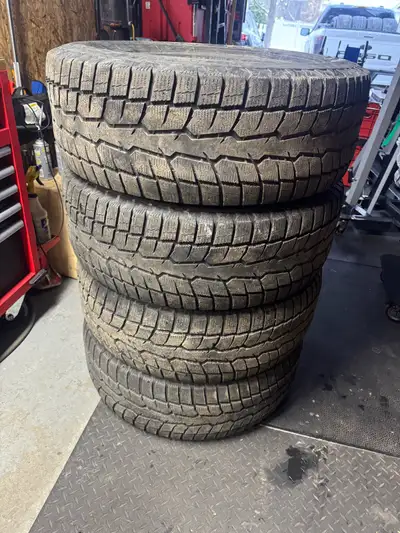 4x Toyo Observe winter truck/SUV tires Snow peak logo ❄️ 2 @ 70% tread approx 2 @ 50% tread approx S...