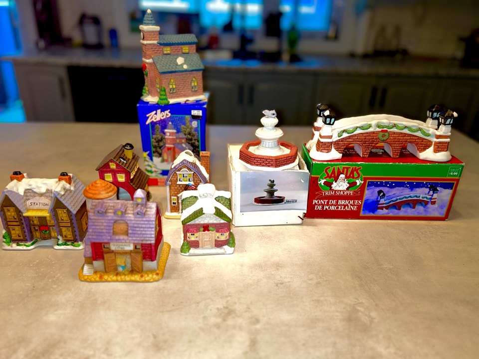 Maisons de Village de Noël | Arts & Collectibles | Québec City | Free ...