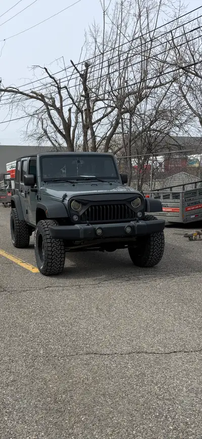 I am selling my 2014 jeep wrangler is very clean and good condition