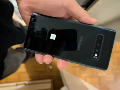 Samsung Galaxy S10+, View more