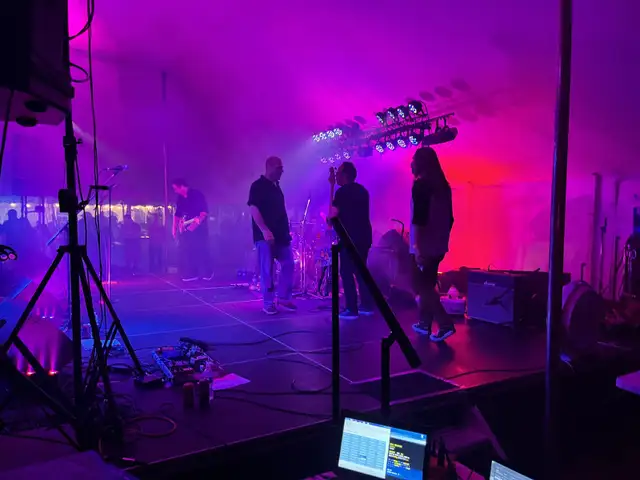 Band DJ wedding  lighting system$  in Performance & DJ Equipment in Kitchener / Waterloo - Image 4