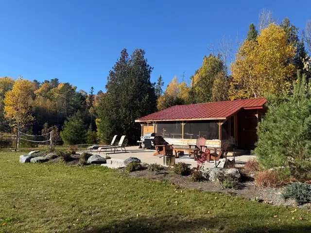 waterfront private cabin for rent Temagami in Ontario in Canada - Image 2