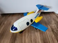 VINTAGE (1980) Fisher Price toy airplane