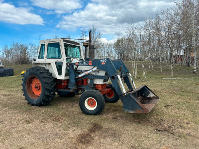 Case 1070 Tractor with Allied Loader
