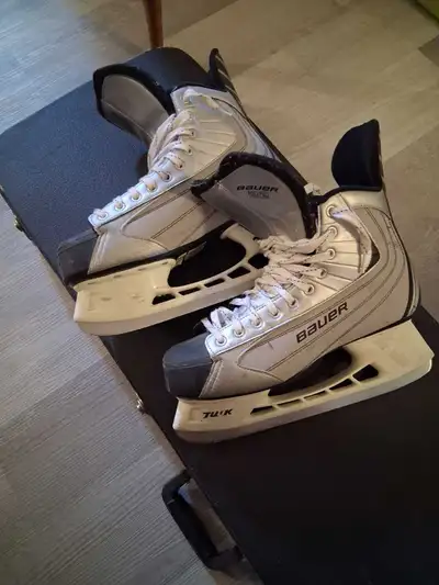 Bauer 22 Ice Hockey Skates (Size 12), View more
