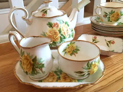 Royal Albert Complete 6 place Yellow "Tea Rose" TeaSet, View more