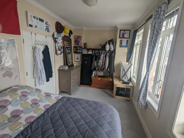 Bedroom for rent in 4-story condo, 3 minutes walk from uOttawa in Long Term Rentals in Ottawa - Image 4