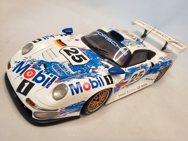 1:18 Diecast UT 1998 Porsche 911 GT1 24h Le Mans #25 Mobil 1 in Arts & Collectibles in Kawartha Lakes - Image 2