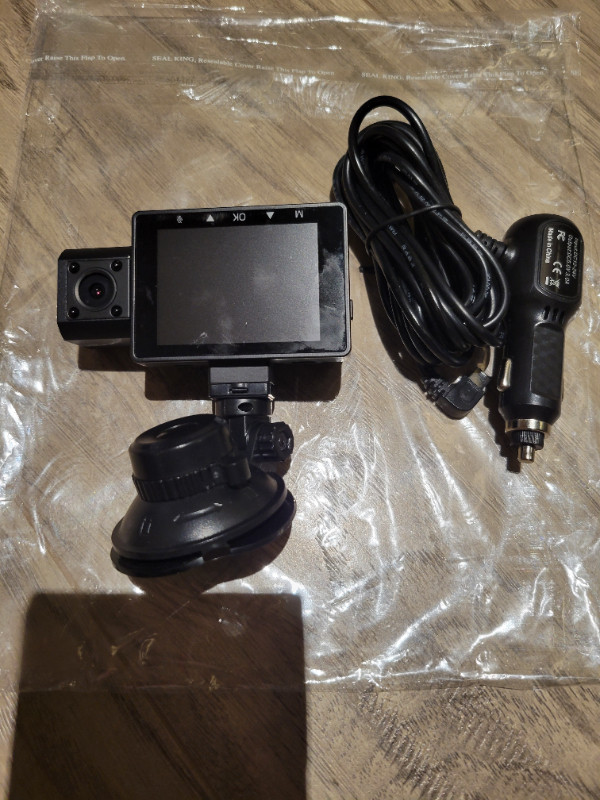 Car SAFETY dash board camera LIKE NEW for sale Can PARK-4K -108 in Cameras & Camcorders in Mississauga / Peel Region - Image 2