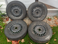 4 pneus d'hiver 185/65R15 avec roues