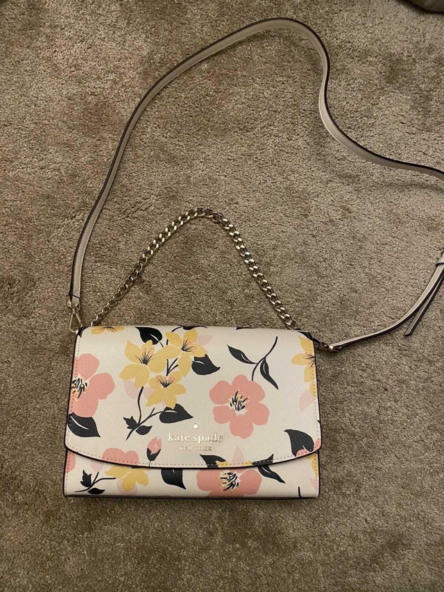 Kate Spade Carson lily bloom crossbody in Women's - Bags & Wallets in Delta/Surrey/Langley