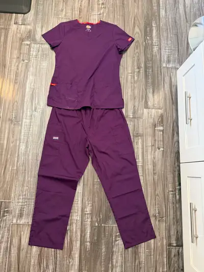 Women’s Medium Scrubs, View more