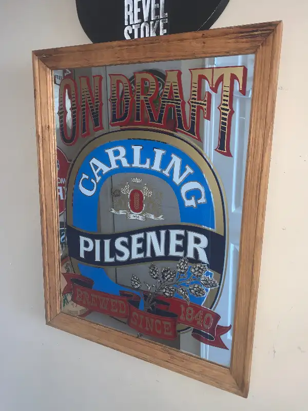 Vintage Carling Pilsner beer bar mirror sign excellent condition in Arts & Collectibles in Calgary - Image 5