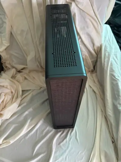 Like new black fractal ridge mini itx pc case. 175 obo have original box and everything.