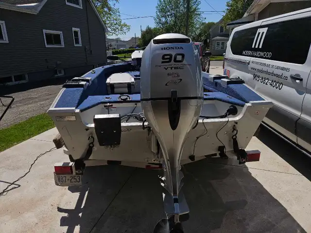 2001 prince craft  with 2015 90 horse honda in Powerboats & Motorboats in St. Catharines - Image 4