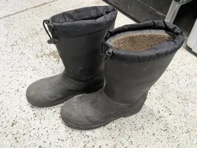 Rain or Winter Boots Size 8 - Made in Canada, View more