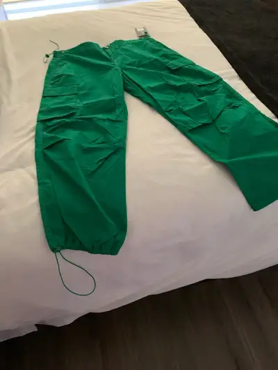 BNWT Ladies Cargo Pants Size M, View more