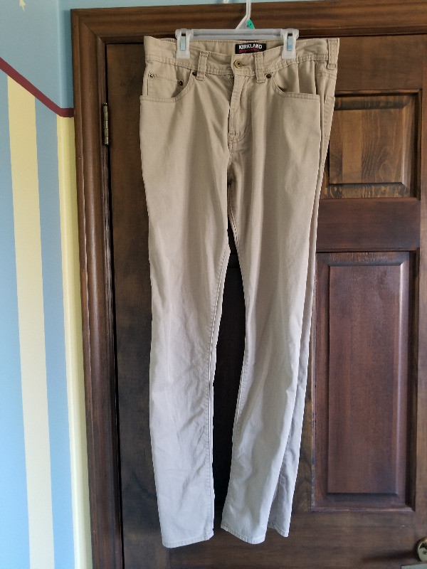 Men's/Youth Pants American Eagle, Roots, Levi  27 - 30W in Men's in Peterborough