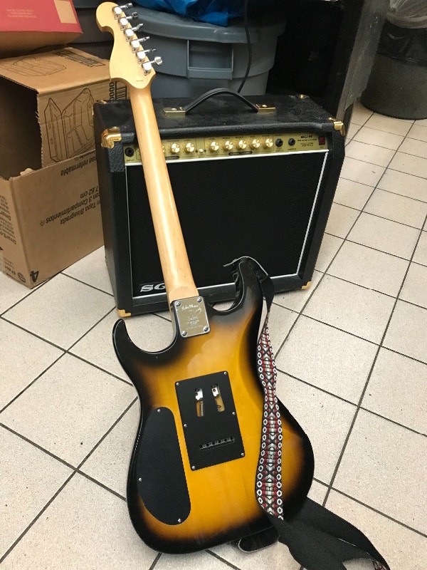 Guitar with amp speakers on sale Guitars City of Halifax Kijiji