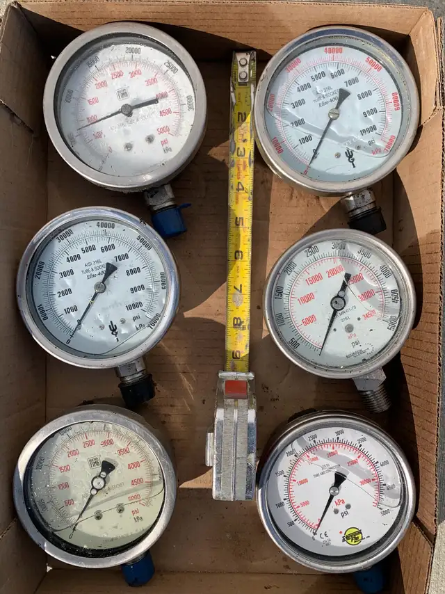 Hydraulic pressure gauges  in Other Business & Industrial in Edmonton - Image 2