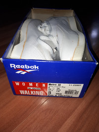 Women Reebok walking shoes size 8 U.S.