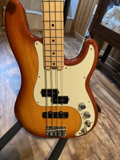 Américaine Fender Précision Elite bass., View more