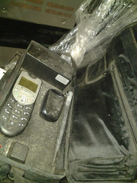 Motorola M800 Car Cellular Phone, Case & Booster 200+ motorola r