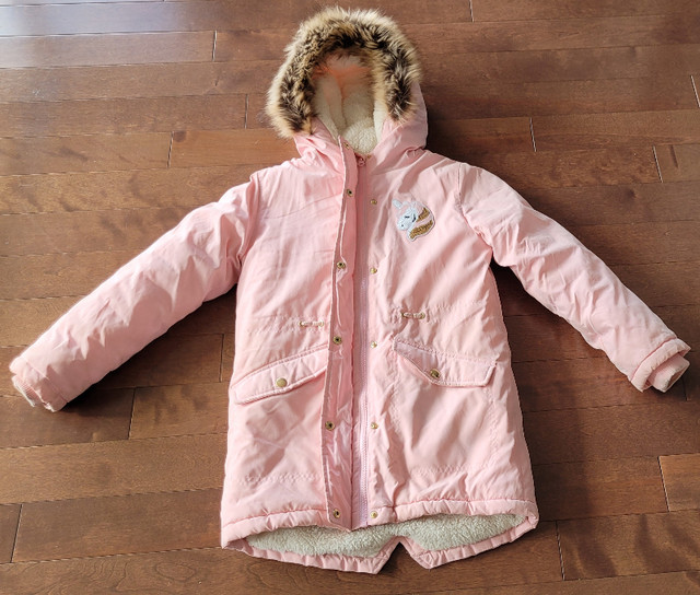 Gr 7/8 Super beau manteau d’hiver, rose foncé avec Licorne. dans Enfants et jeunesse  à Longueuil/Rive Sud