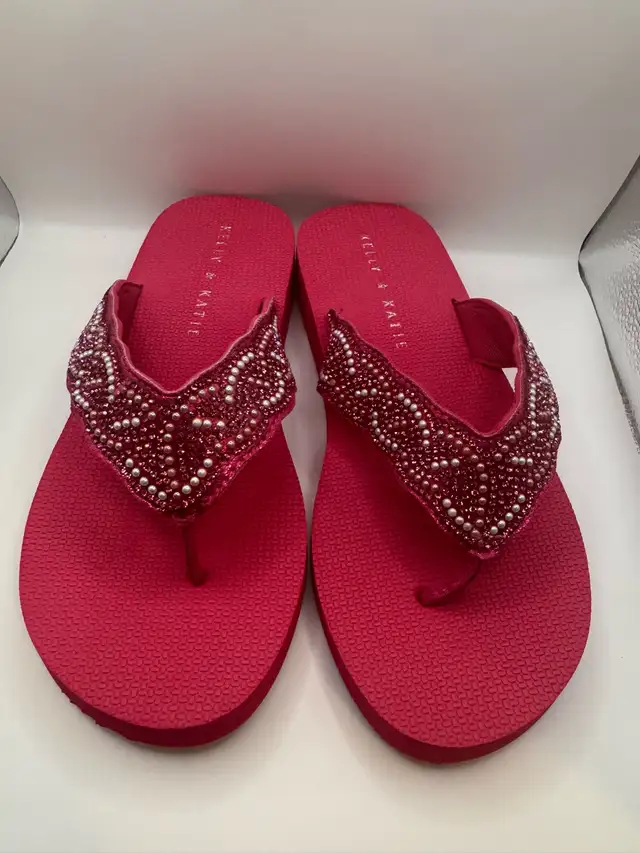Kelly & Katie Flip Flops in Women's - Shoes in City of Toronto - Image 3