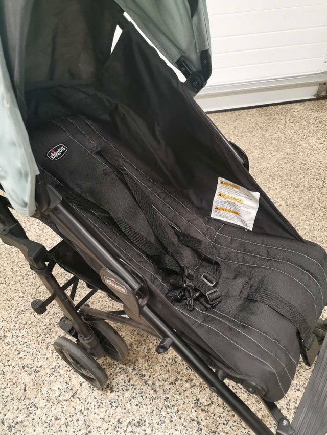 Chicco lite way umbrella stroller in Strollers, Carriers & Car Seats in Strathcona County - Image 4