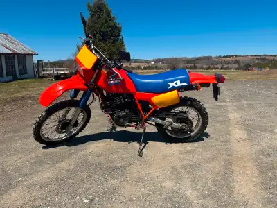 XL600R 1985 en excellente condition, mise au point complète en 2024 chez le concessionnaire Honda, b...