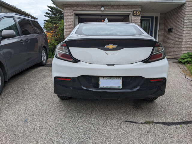 2017 Chevy Volt in Cars & Trucks in Brantford - Image 4