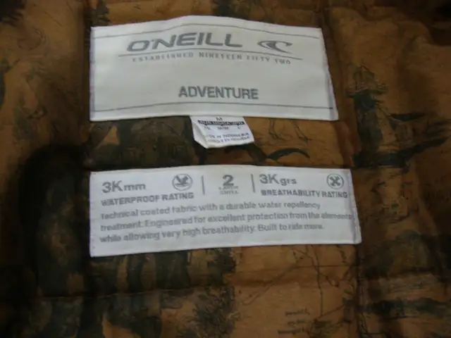 Women's O"Neil Adventure Winter Coat - Size Medium in Women's - Tops & Outerwear in St. Catharines - Image 4