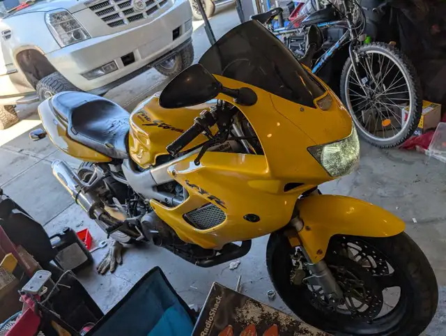 1998 Honda firestorm superhawk  in Sport Bikes in St. Albert - Image 2