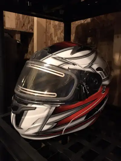 ZOX modular helmets with heated shieldS and drop down tinted visor.size small. excellent condition.c...