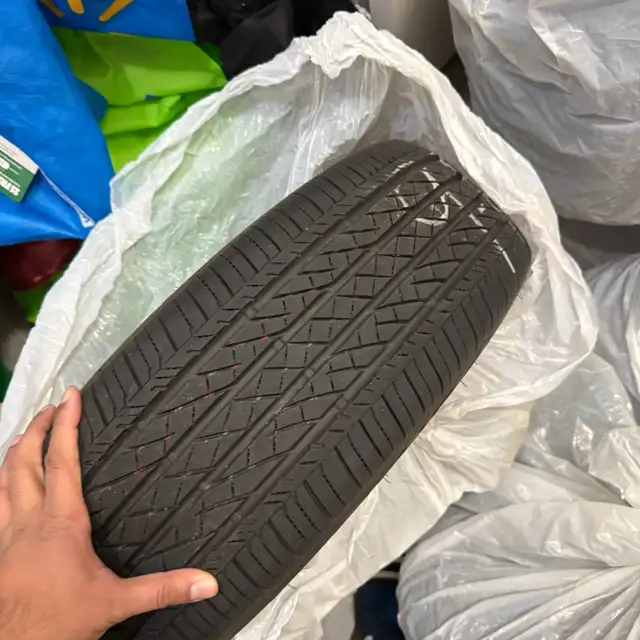 All-Season Tire Set - 215/65R16 - Bridgestone Turanza - Like New in Tires & Rims in City of Halifax - Image 5