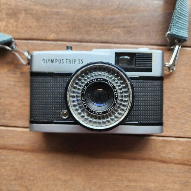 Vintage Olympus Trip 35 film camera in Cameras & Camcorders in Ottawa - Image 2