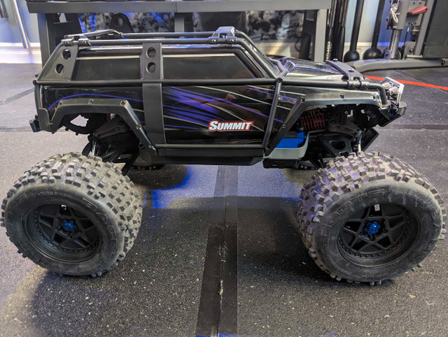 1/10Traxxas Summit with lipo's, extra wheels. Excellent conditio in Hobbies & Crafts in Windsor Region - Image 3