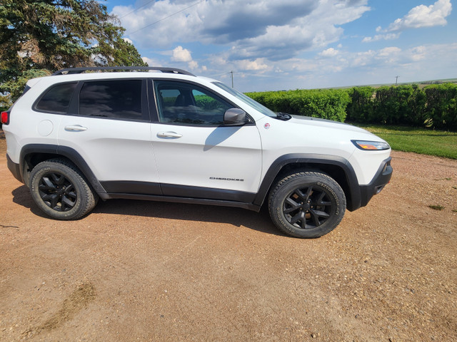 car for sale in Cars & Trucks in Calgary - Image 3