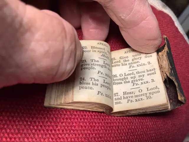 Rare Antique 1835 Scripture Gems Miniature Book in Arts & Collectibles in Belleville - Image 5