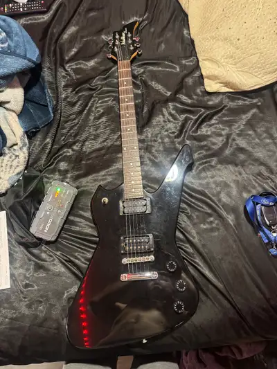 Washburn ps100 guitar, View more