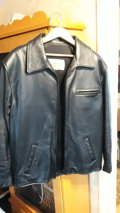 EXCELLENT CONDITION. NEVER WORN. SMOKE FREE HOME. CANADIAN MADE. ORIGINAL COST $500. INSIDE BREAST P...
