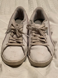 White puma shoes, size 7