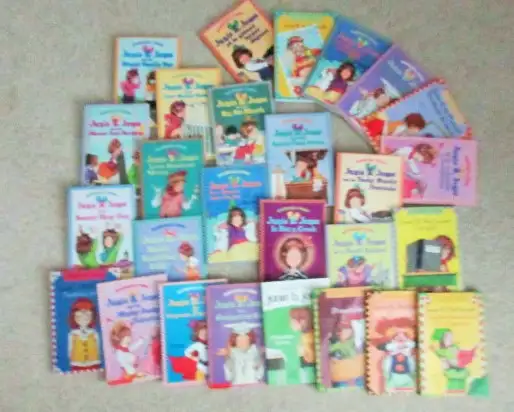 …JUNIE B JONES… Jr Chapter Books in Children & Young Adult in Ottawa - Image 2