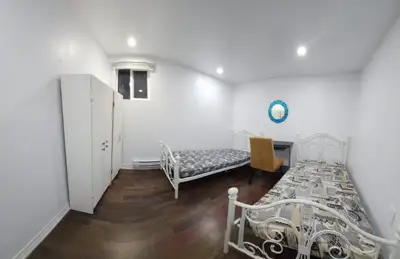 "IT IS NOT A BASEMENT" 28 -CLARENCE ST. BRAMPTON Great Location: Near Algoma, Sheridan, Madix, Sault...