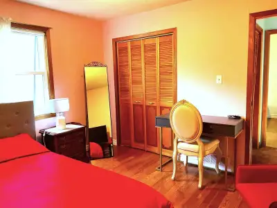 private furnished large room downtown Brampton