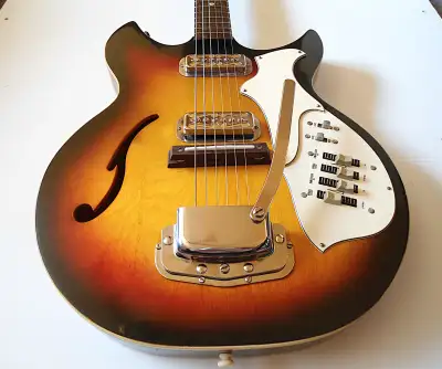 VENDU / SOLD Guitare vintage HARMONY REBEL H82 Made in USA (1960's to early 70's) Thinline hollow bo...